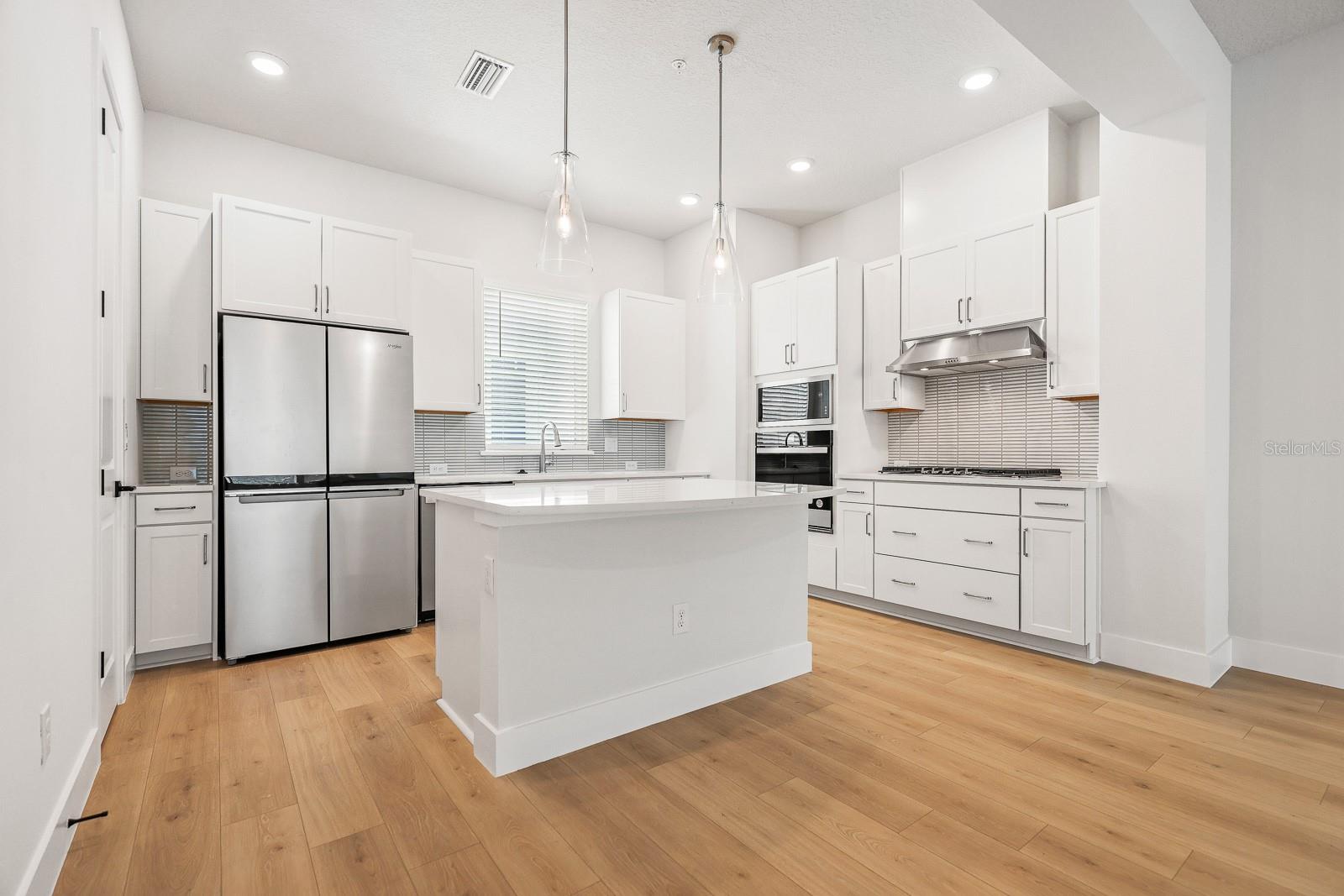 APEX AT SEMINOLE HEIGHTS - Residential Lease