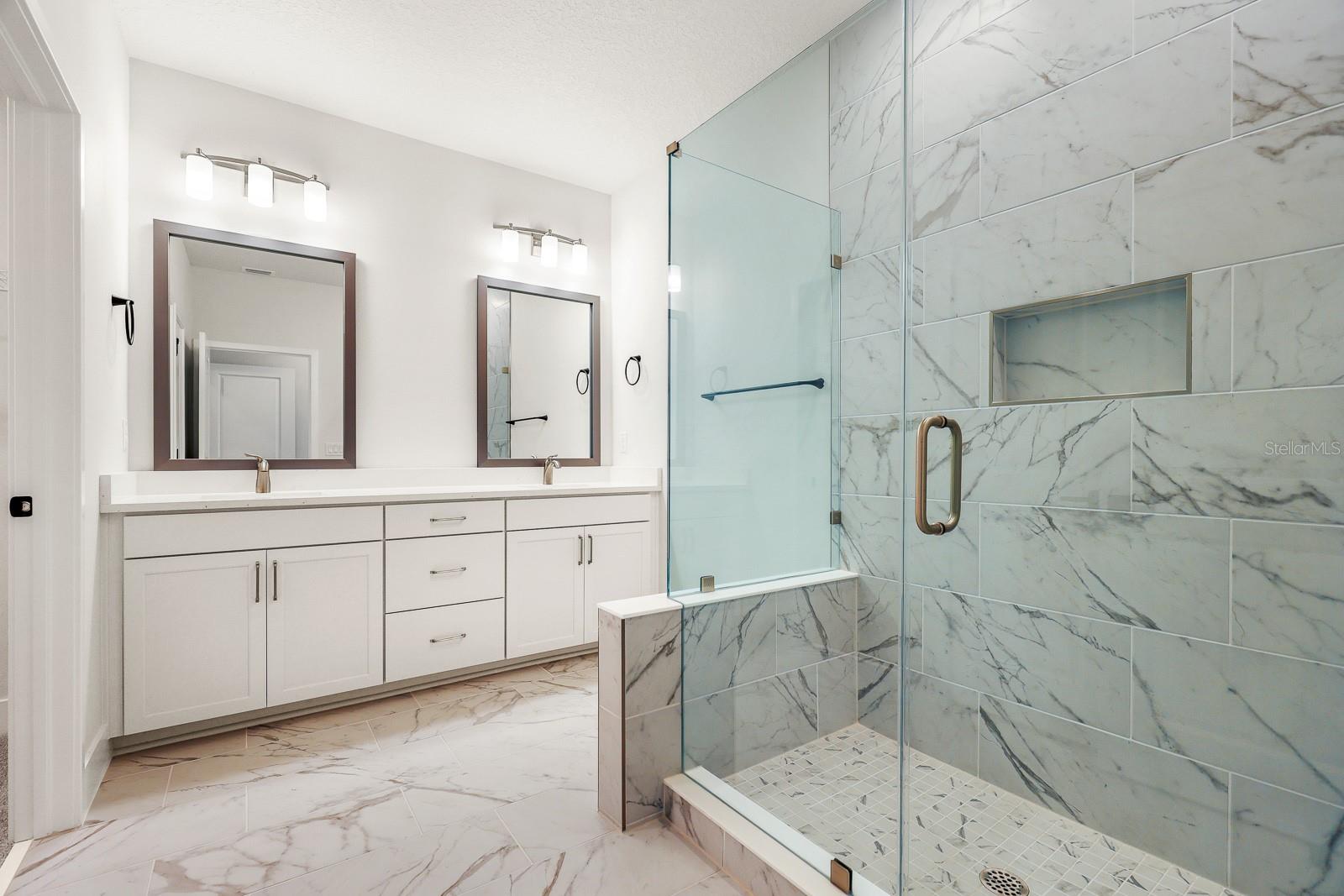 APEX AT SEMINOLE HEIGHTS - Residential Lease