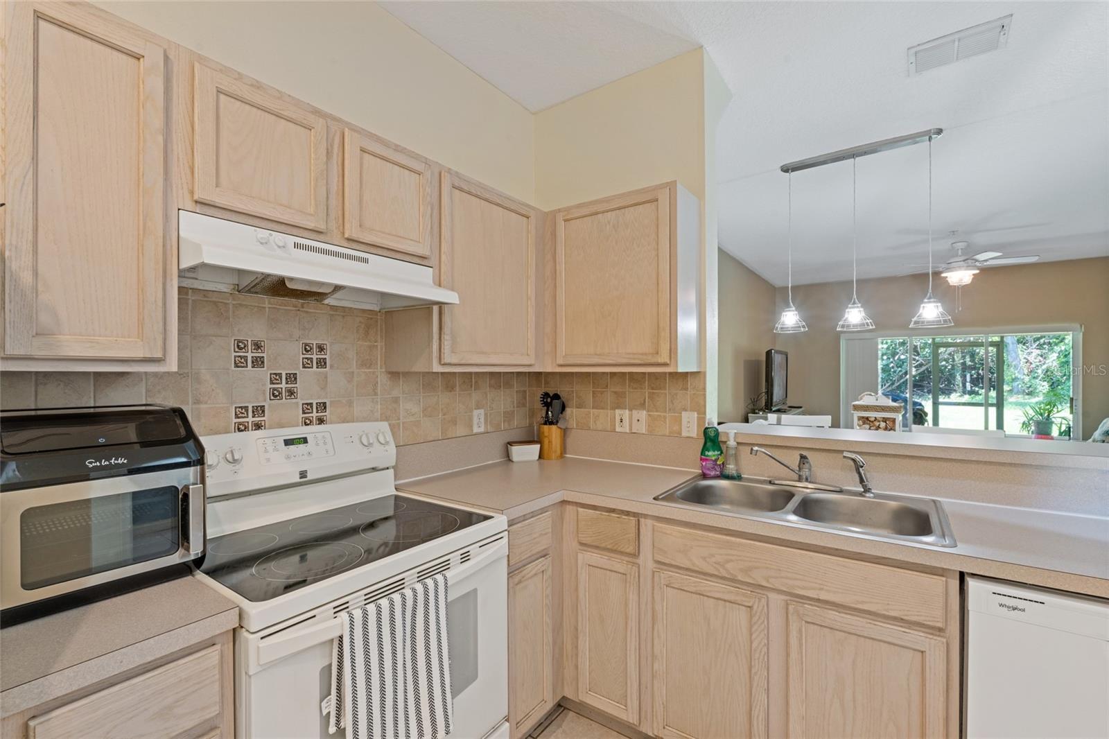 11162 KAPOK GRAND CIRCLE