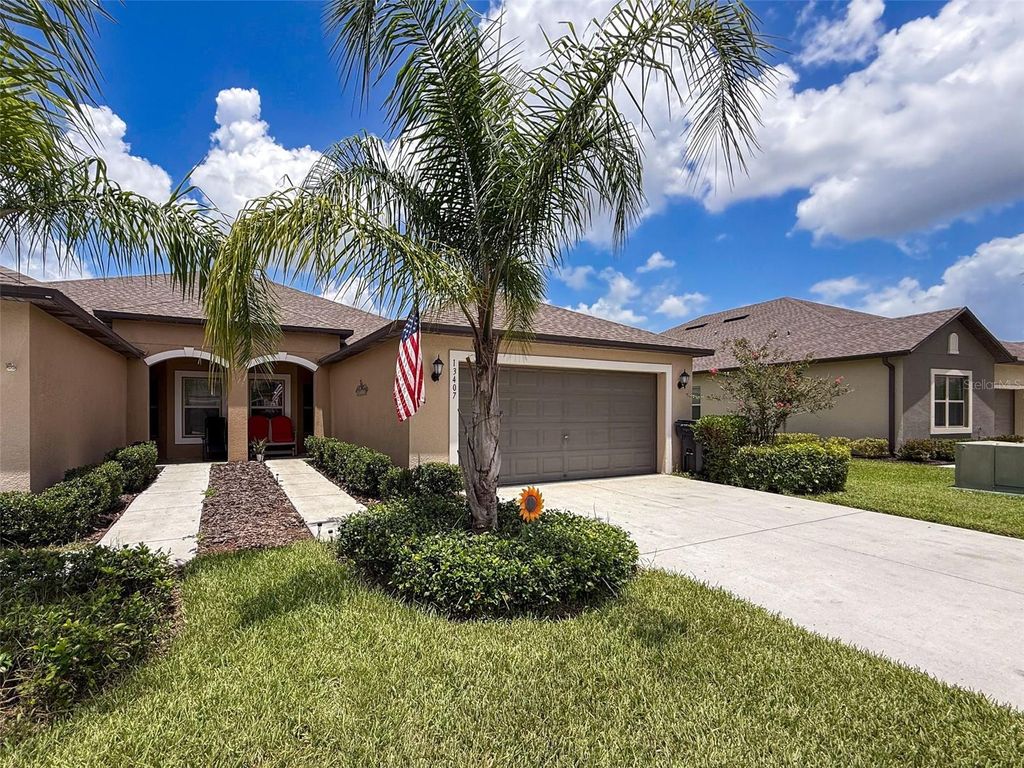 Photo of 13407 Crest Lake Drive, Hudson, FL 34669 (MLS # L4954787)
