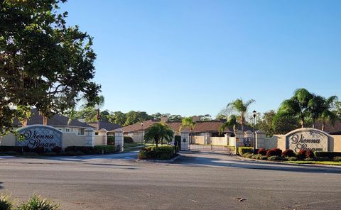 A home in WINTER HAVEN