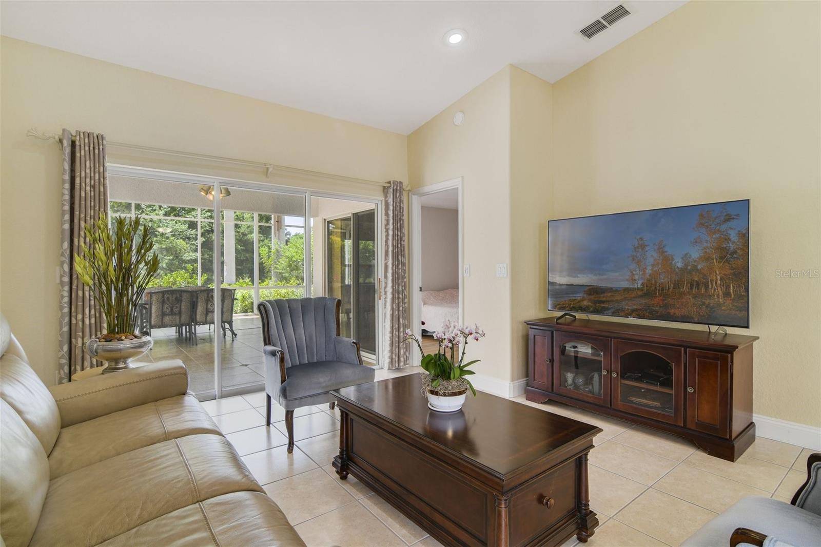 939 GLEN ABBEY CIRCLE