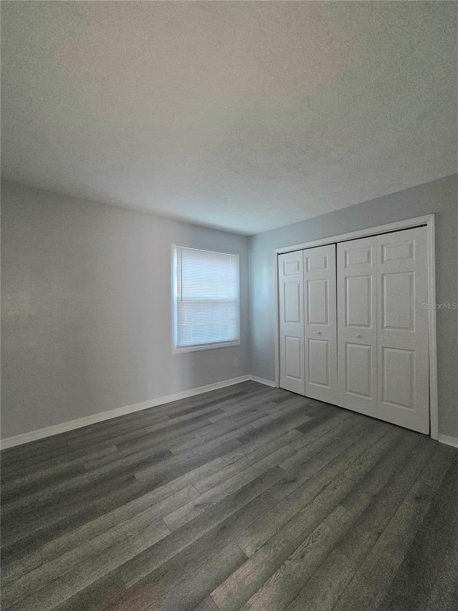 WHISPERING OAKS - Residential