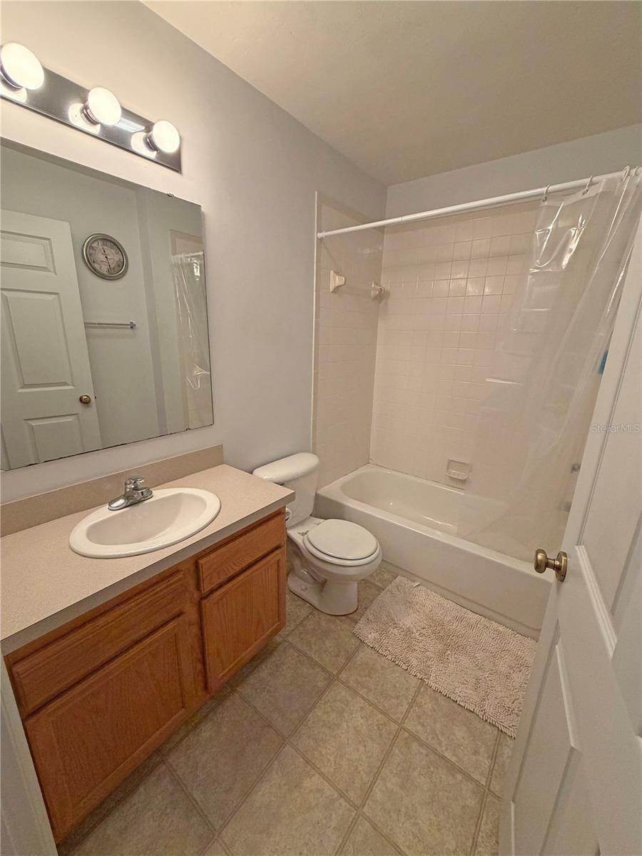 ASHLEY OAKS HAW - Residential