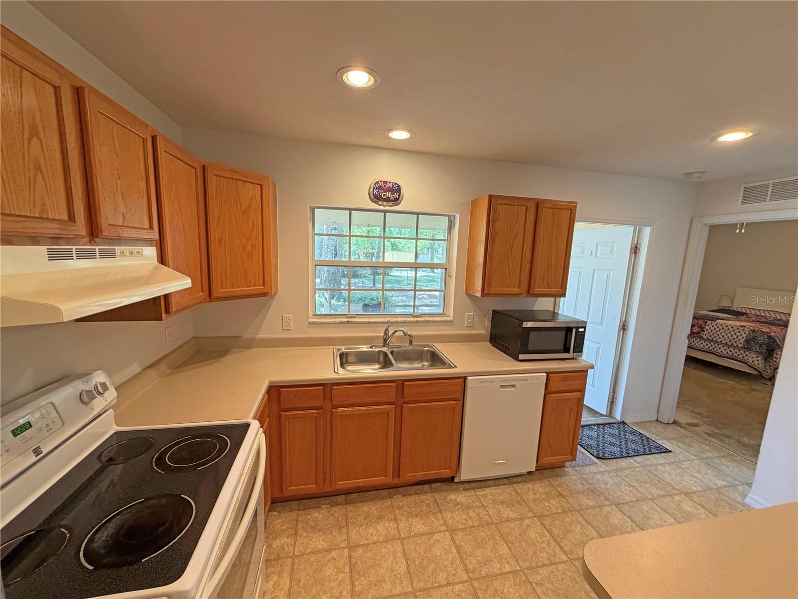 ASHLEY OAKS HAW - Residential