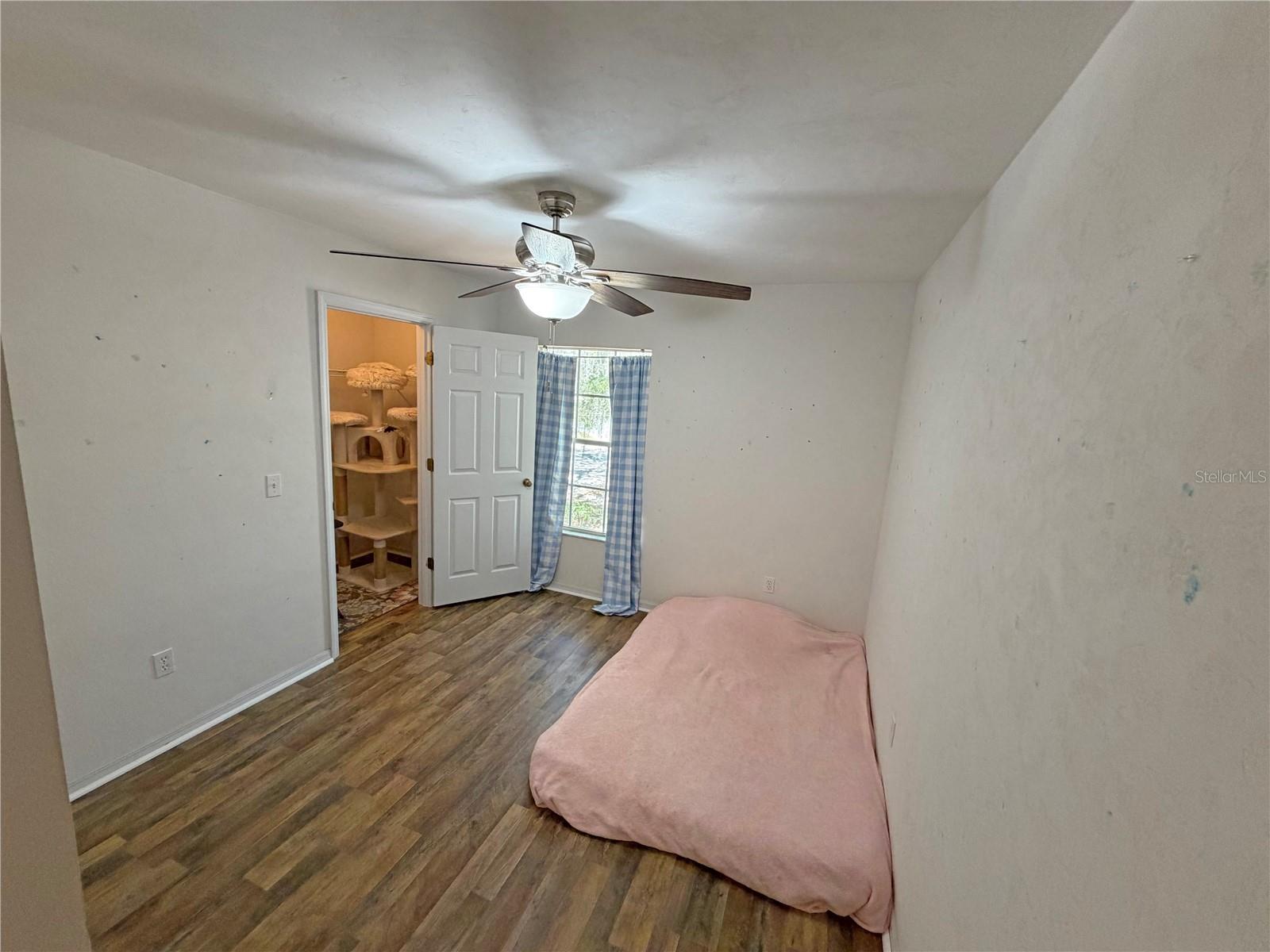 ASHLEY OAKS HAW - Residential