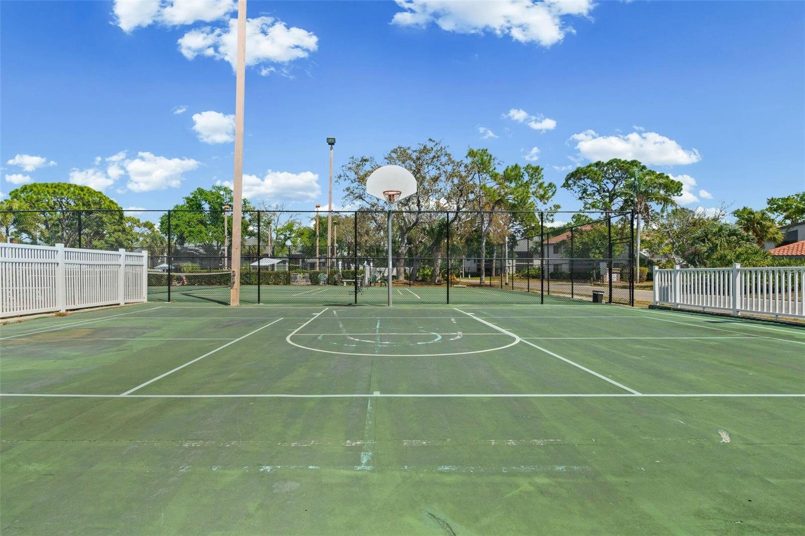 SHOREWALK BATH & TENNIS CLUB 13 - Residential