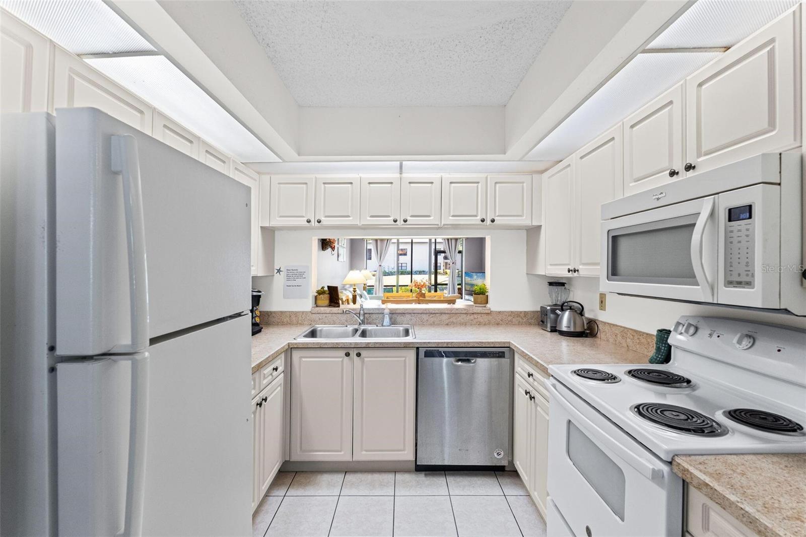 SHOREWALK BATH & TENNIS CLUB 13 - Residential