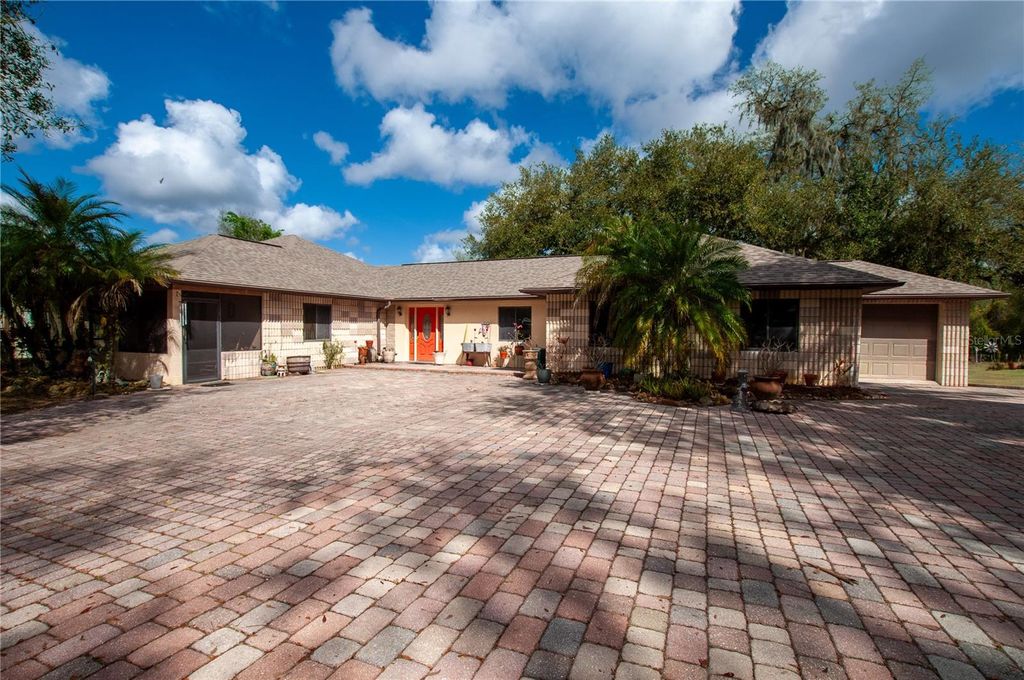 Photo of 2827 SE Creekwood Terrace, Arcadia, FL 34266 (MLS # C7523015)