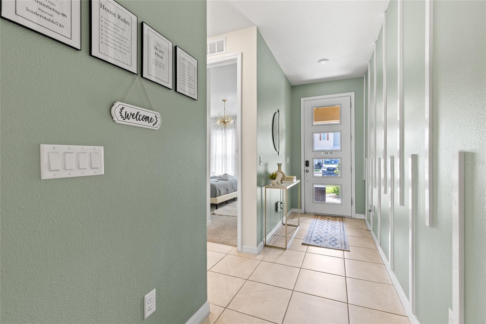1809 TROPICAL PALMS CIRCLE