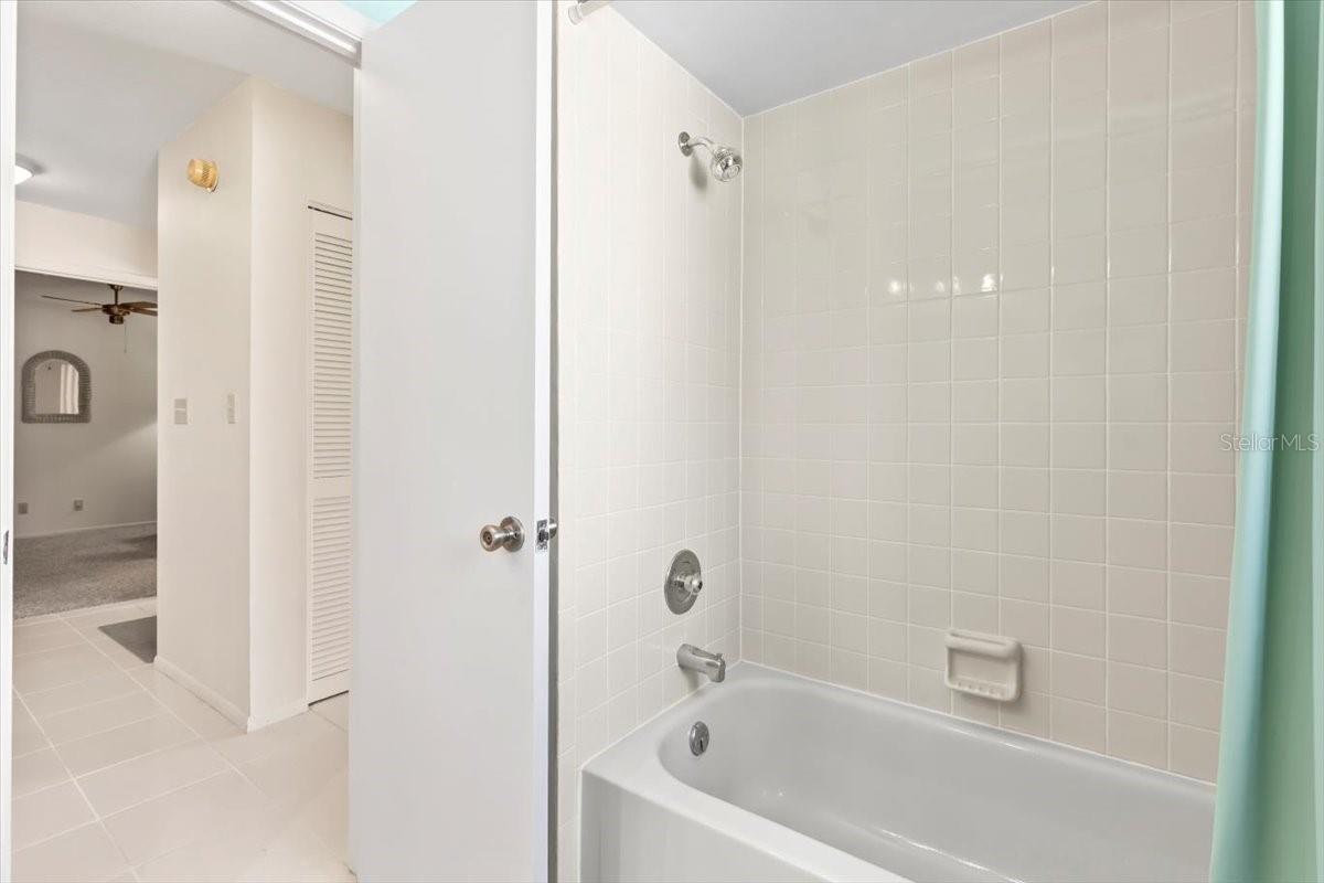 PELICAN BAY PH 04 UNIT 01 - Residential