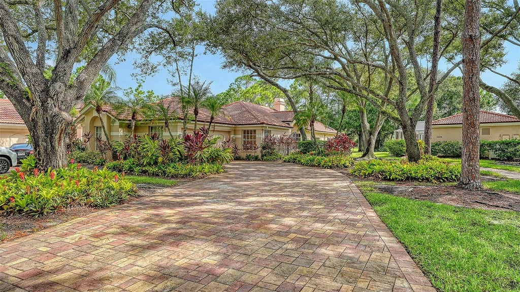 Photo of 3944 Lyndhurst Court, Sarasota, FL 34235 (MLS # A4709491)