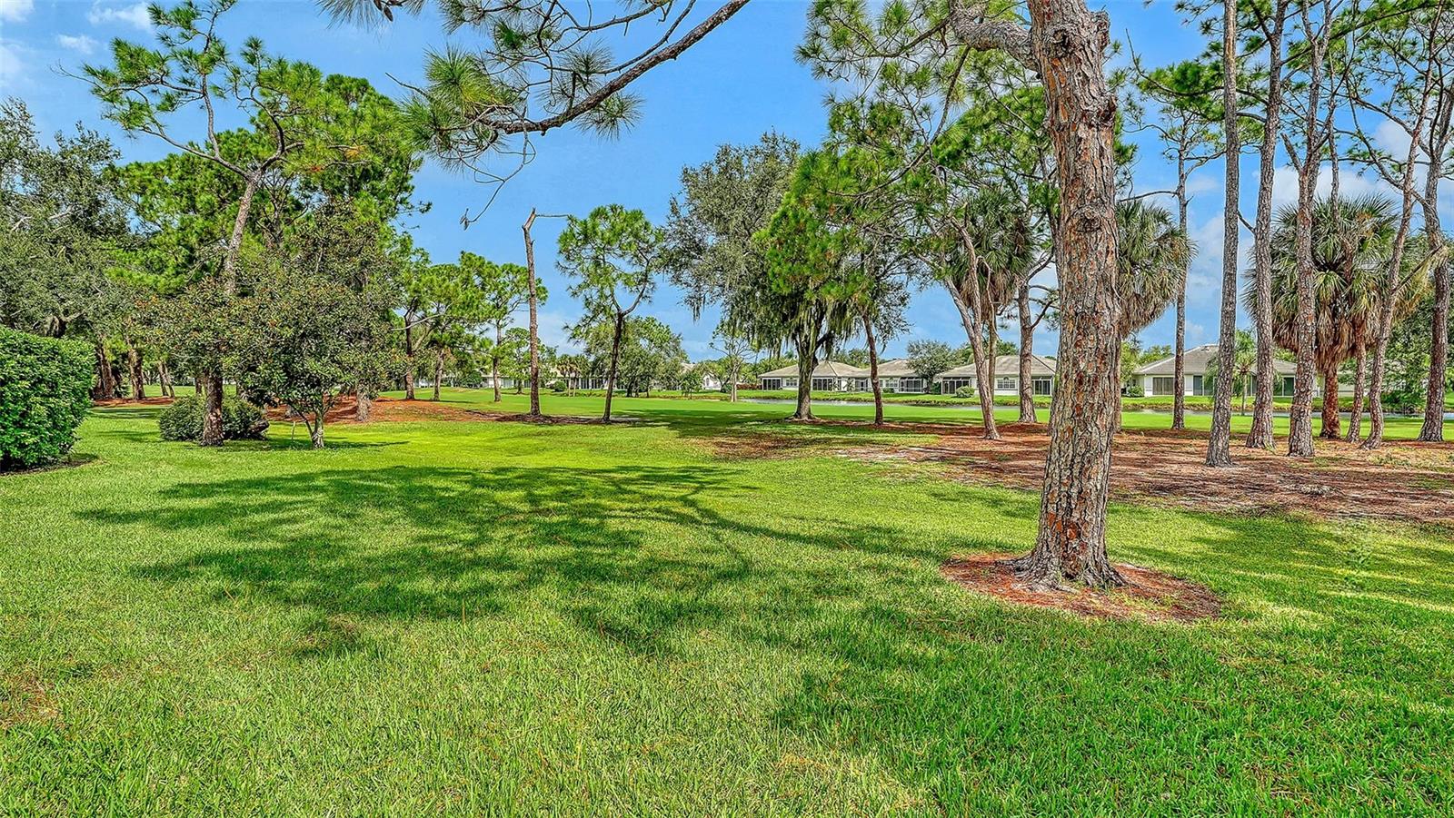 3944 LYNDHURST COURT, SARASOTA, FL, 34235 4 3944 LYNDHURST COURT