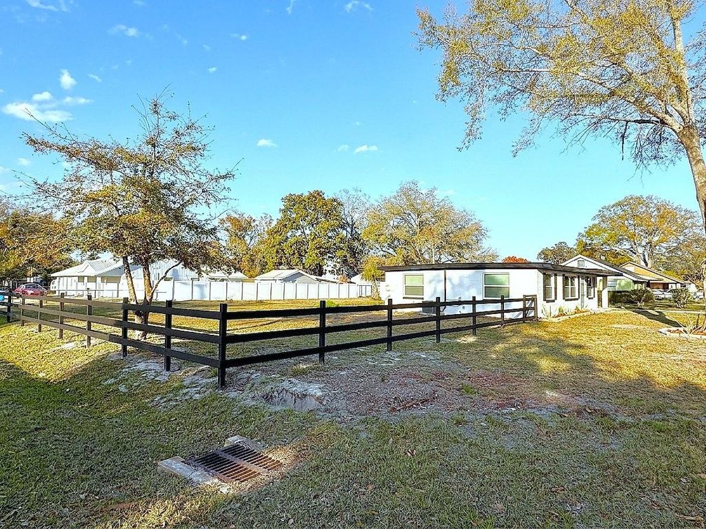 Photo of 1135 Cherokee Drive, Kissimmee, FL 34744 (MLS # S5144943)