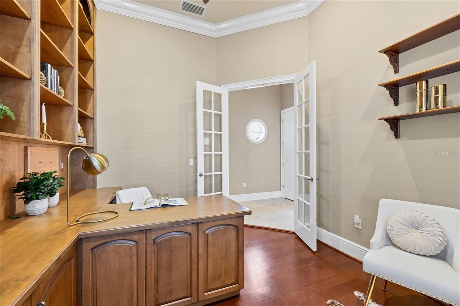 COUNTRY CLUB SHORES - Residential