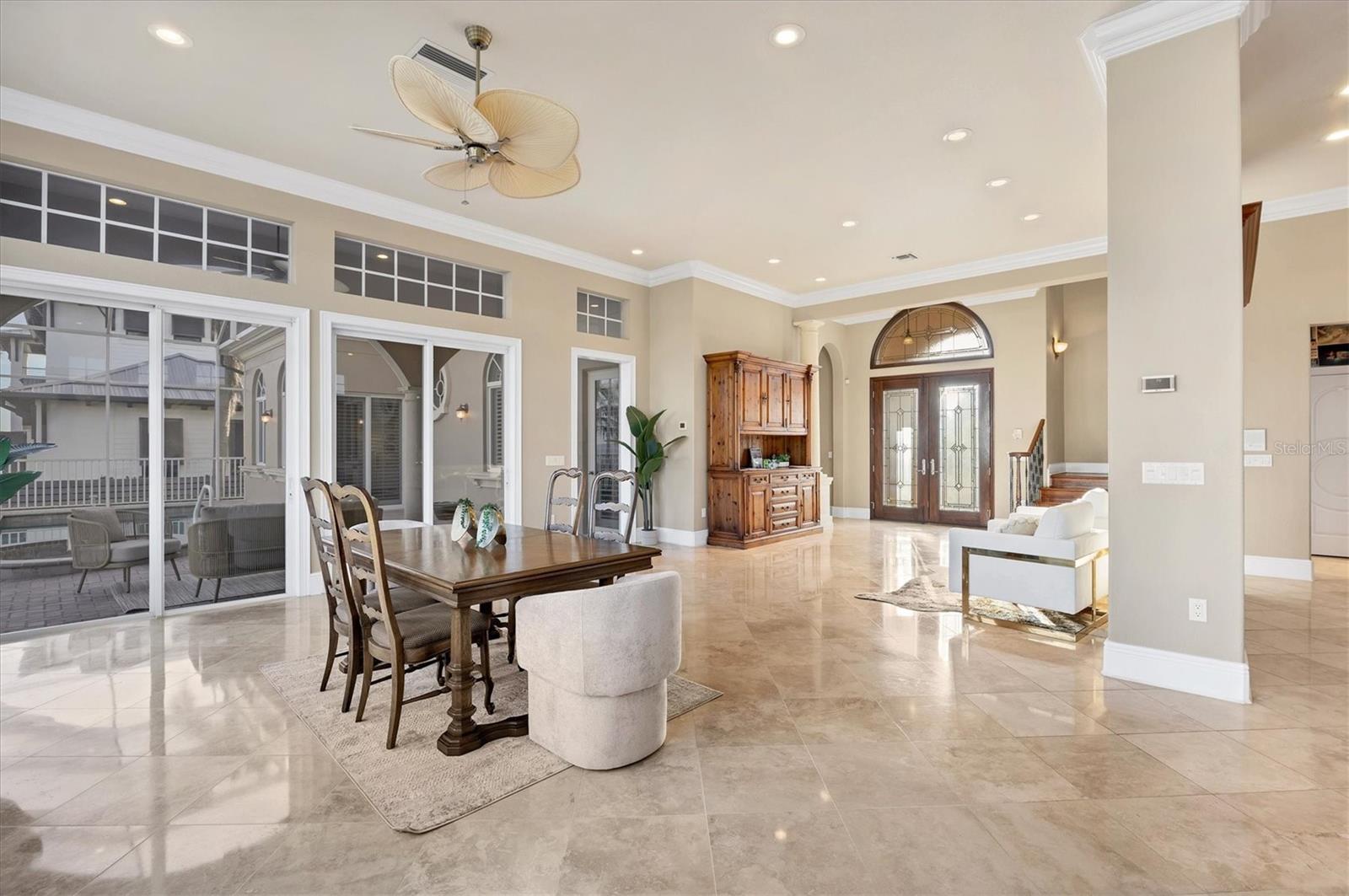 COUNTRY CLUB SHORES - Residential