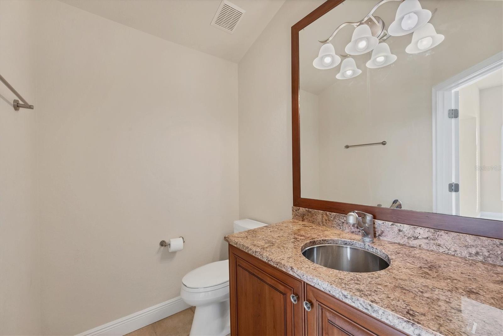 COUNTRY CLUB SHORES - Residential