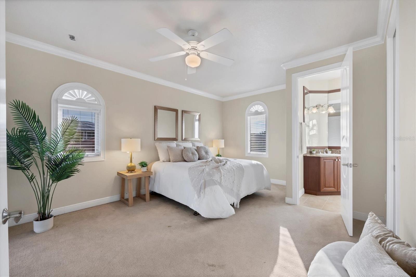 COUNTRY CLUB SHORES - Residential