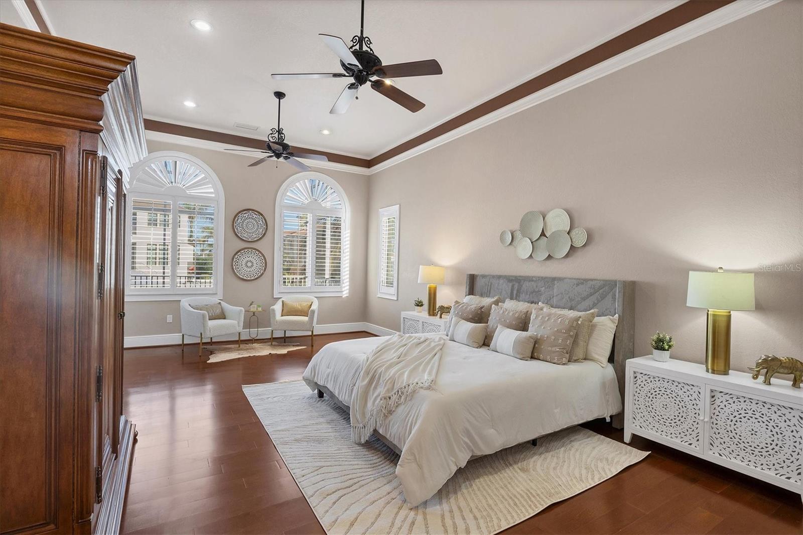 COUNTRY CLUB SHORES - Residential