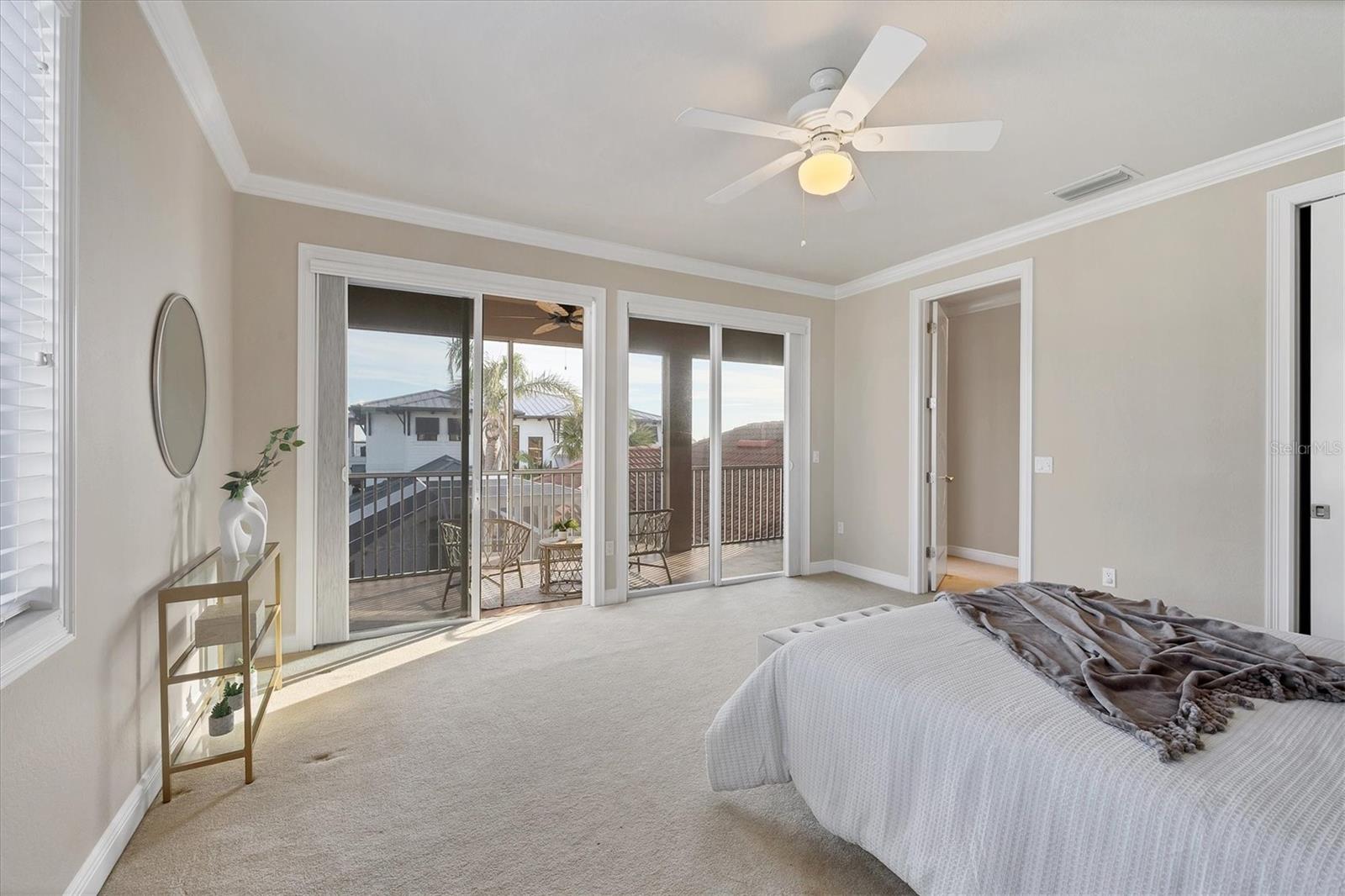 COUNTRY CLUB SHORES - Residential