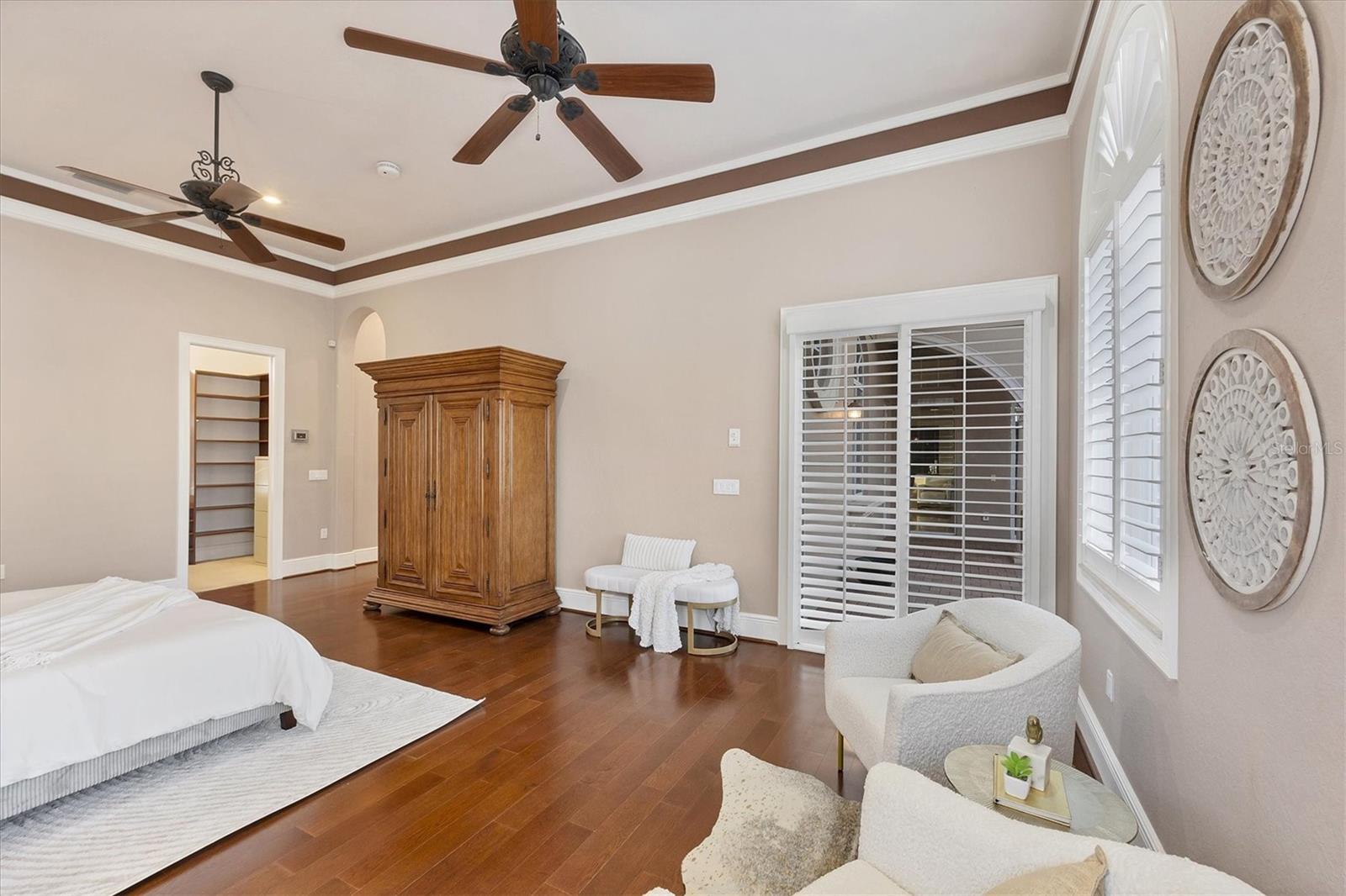 COUNTRY CLUB SHORES - Residential