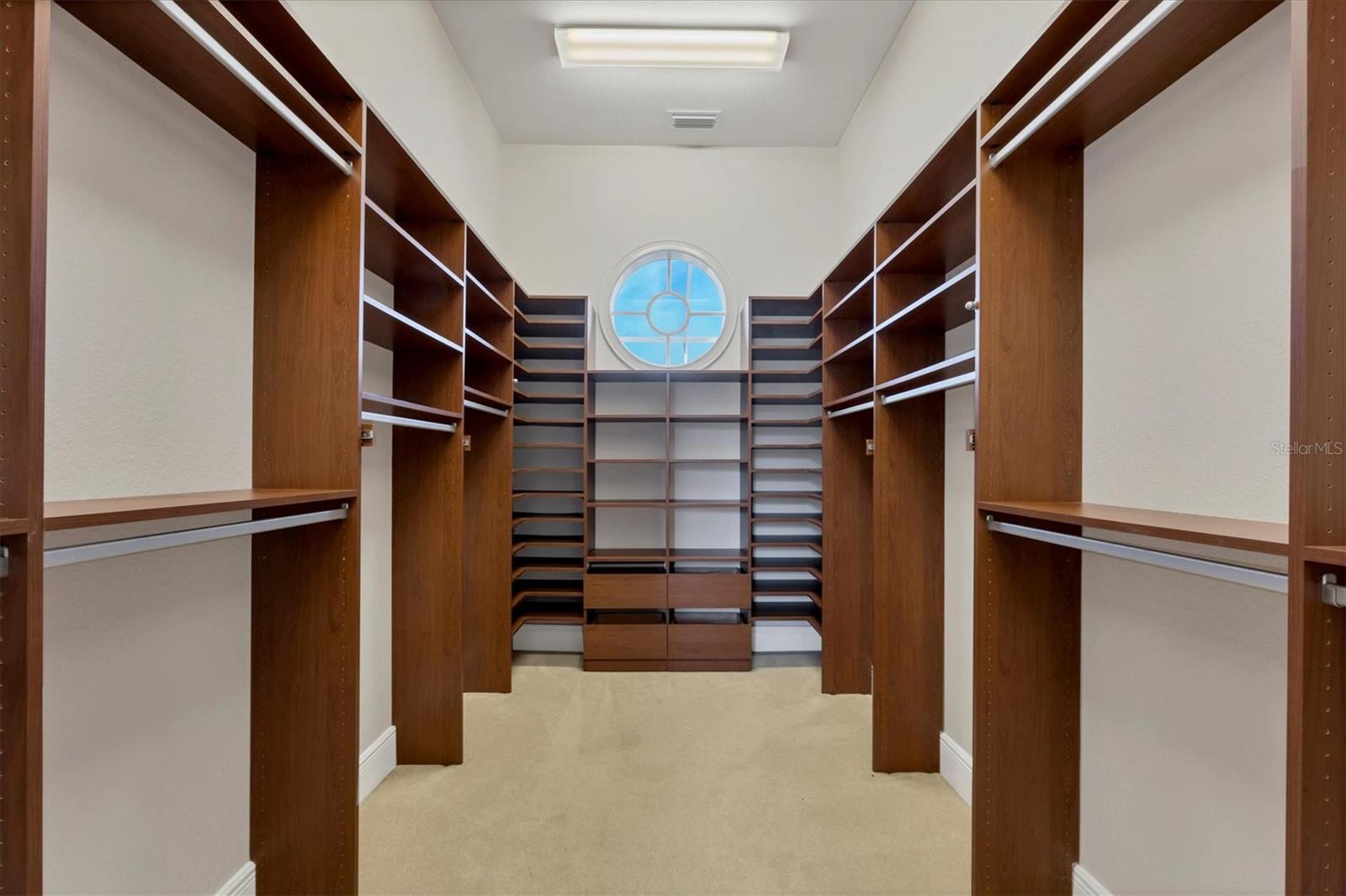 COUNTRY CLUB SHORES - Residential