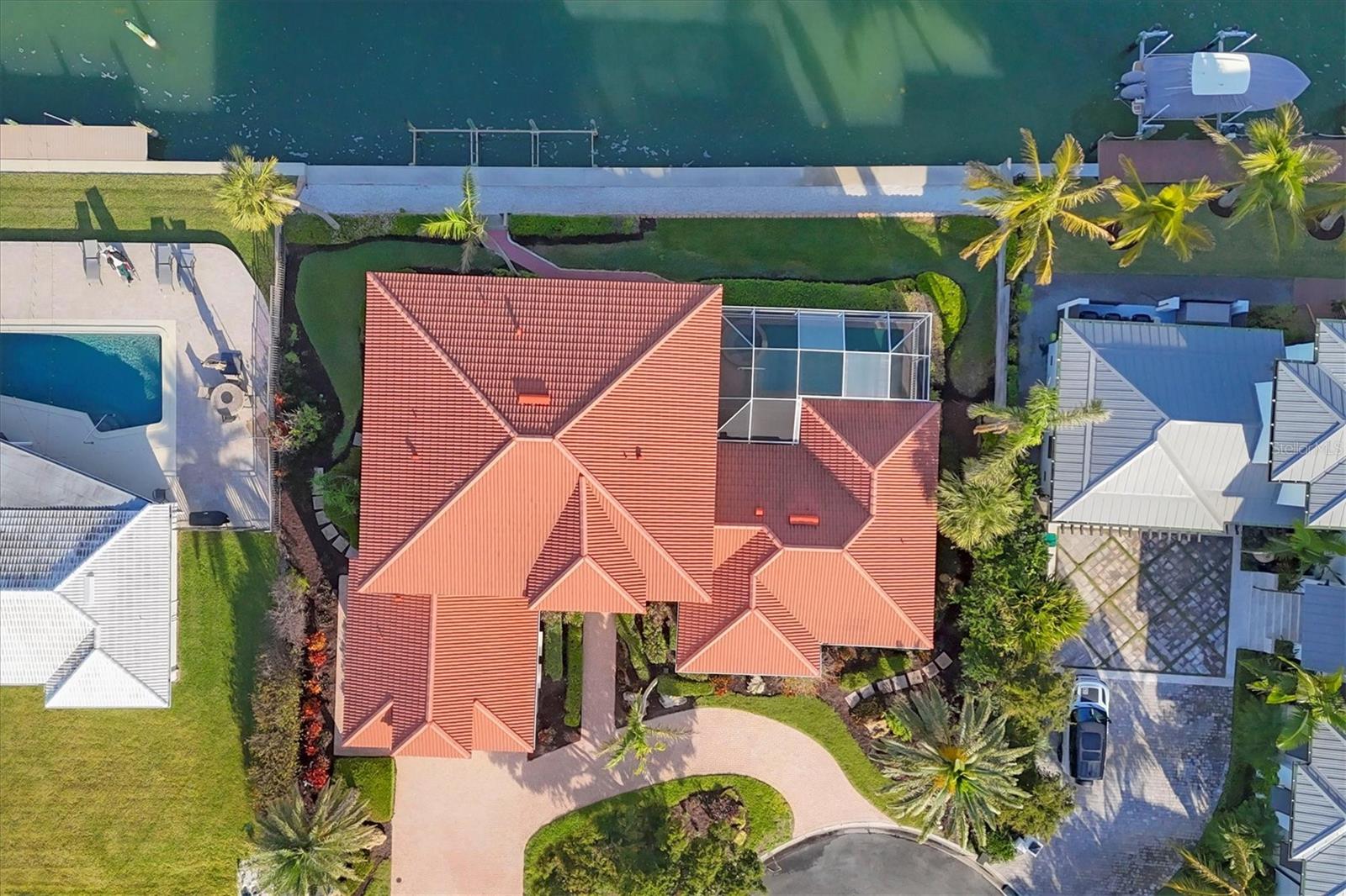 COUNTRY CLUB SHORES - Residential