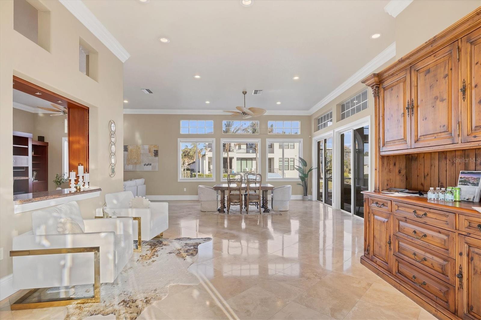 COUNTRY CLUB SHORES - Residential