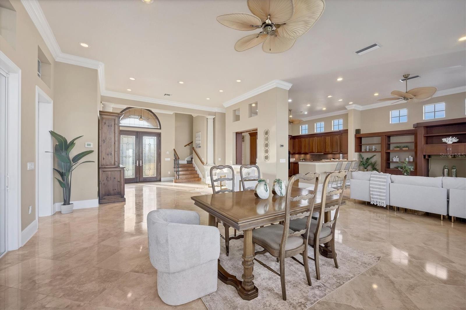 COUNTRY CLUB SHORES - Residential