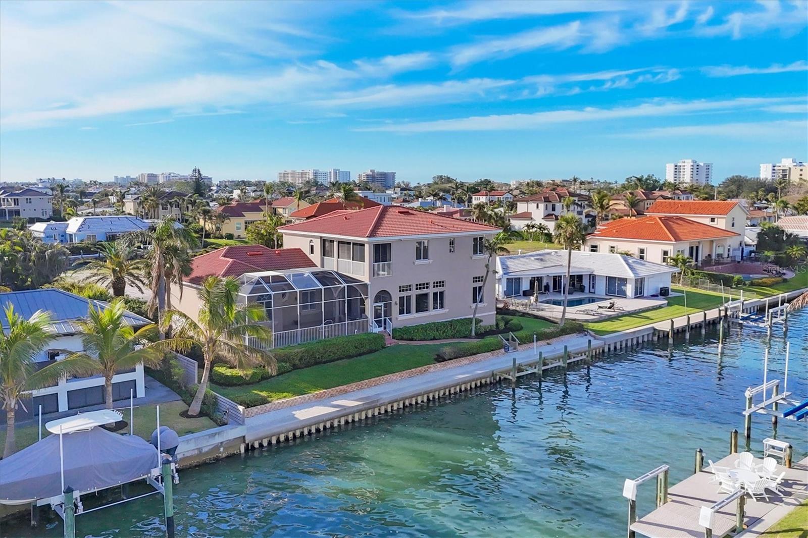 COUNTRY CLUB SHORES - Residential