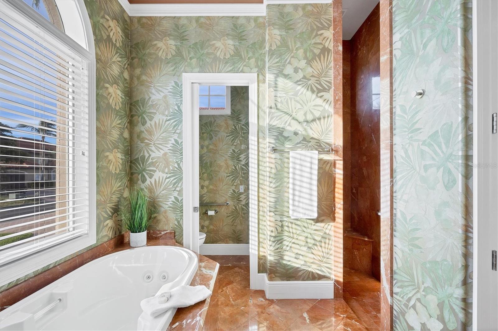 COUNTRY CLUB SHORES - Residential