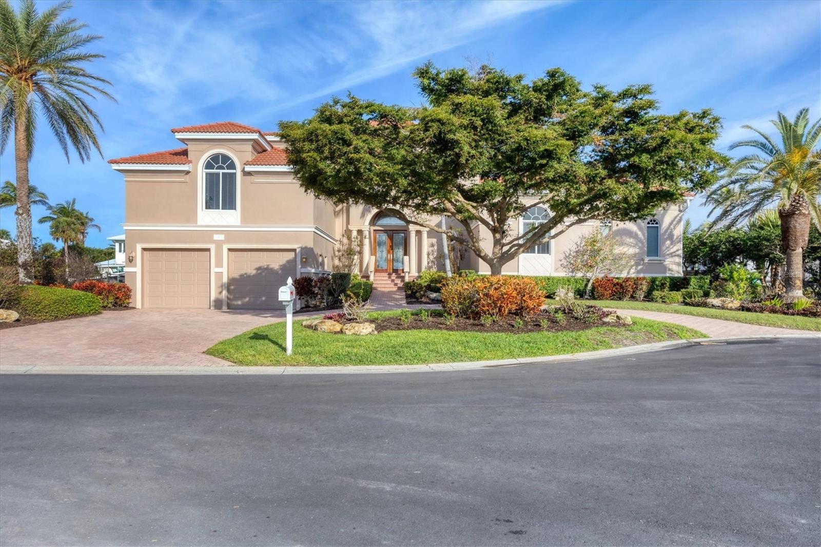 COUNTRY CLUB SHORES - Residential