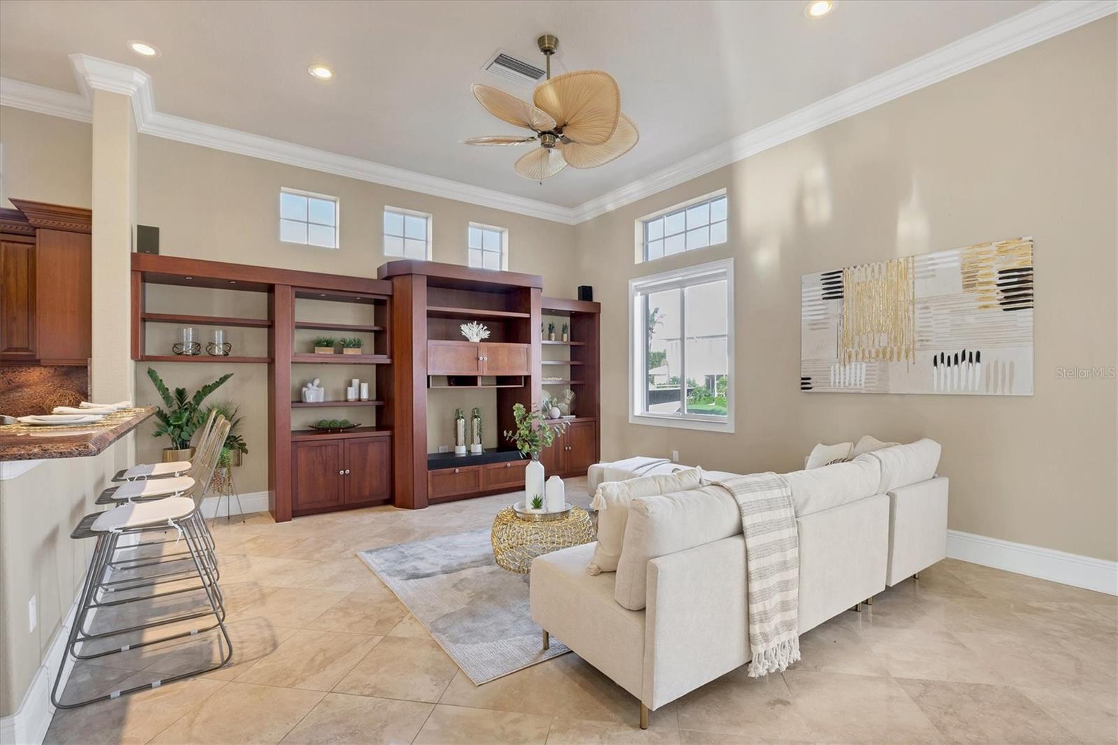 COUNTRY CLUB SHORES - Residential