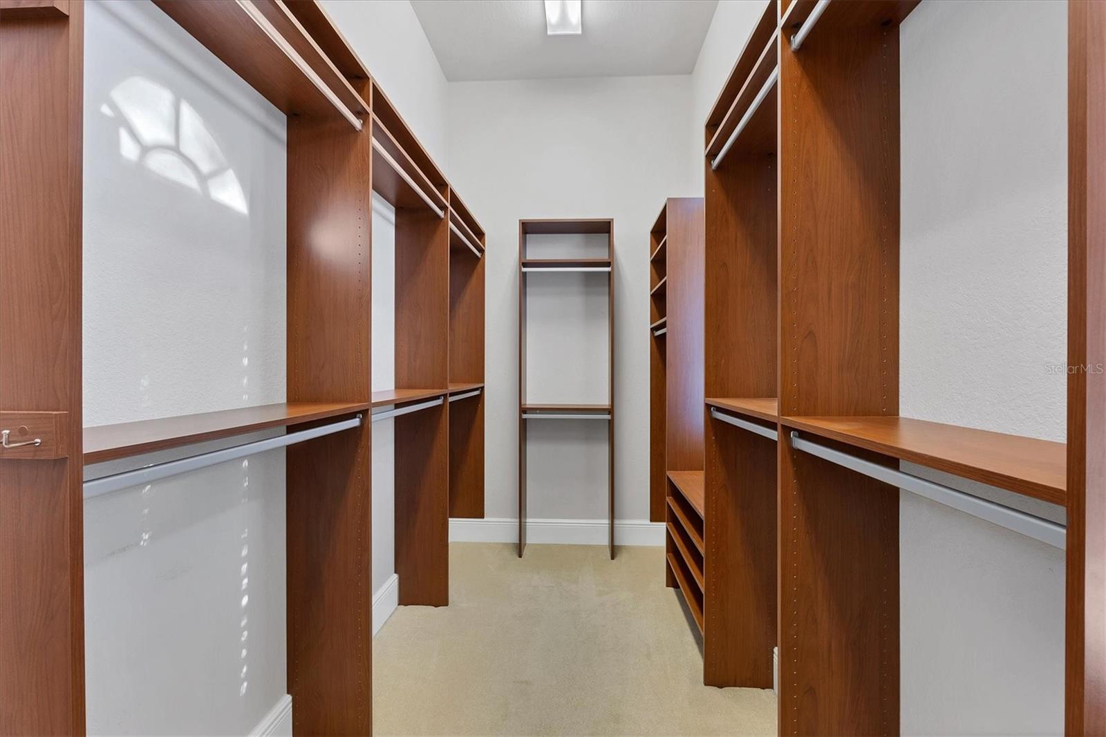 COUNTRY CLUB SHORES - Residential