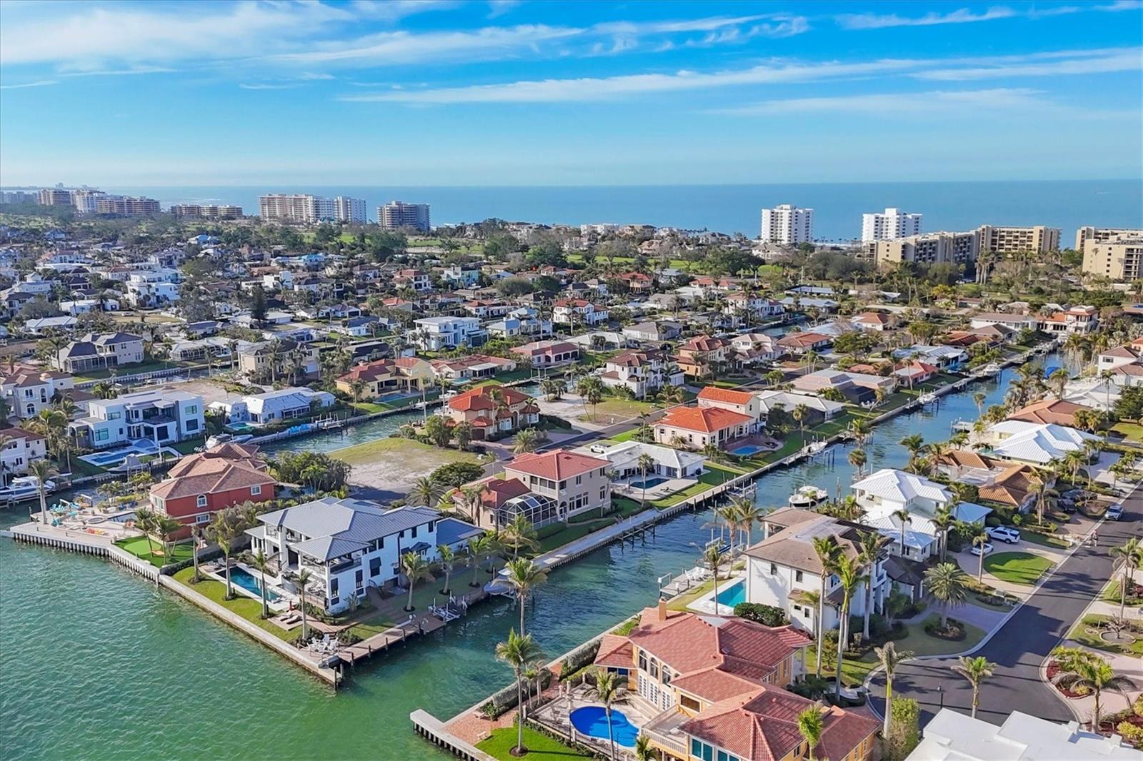 COUNTRY CLUB SHORES - Residential