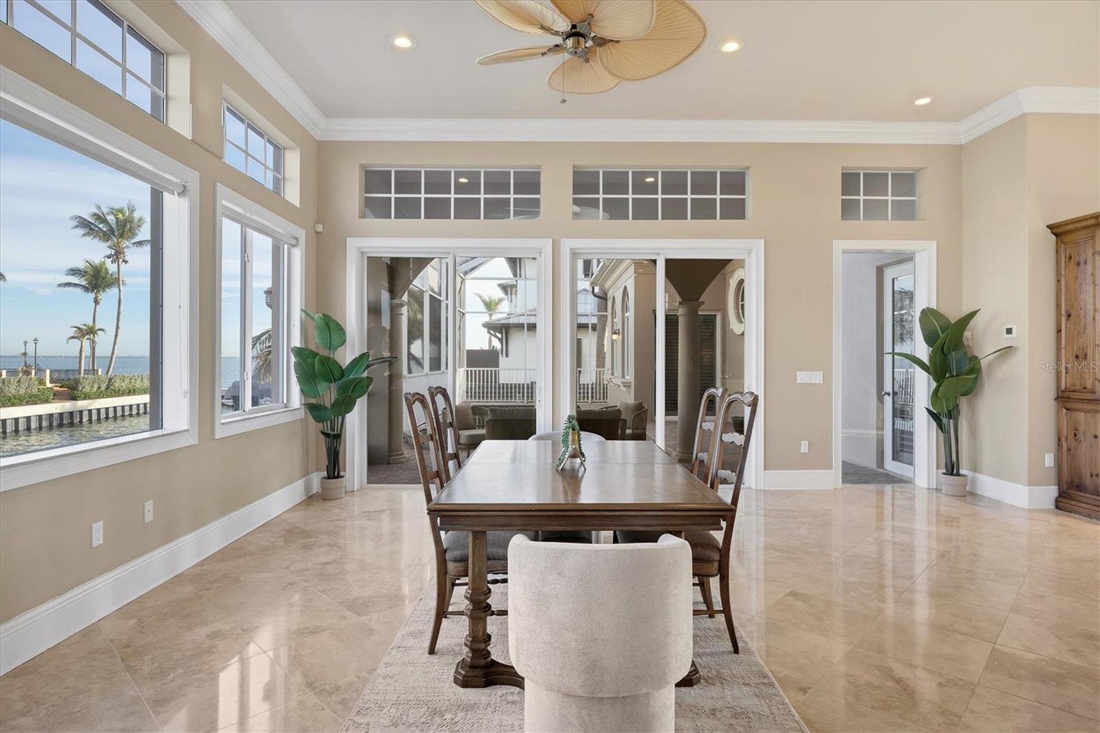 COUNTRY CLUB SHORES - Residential