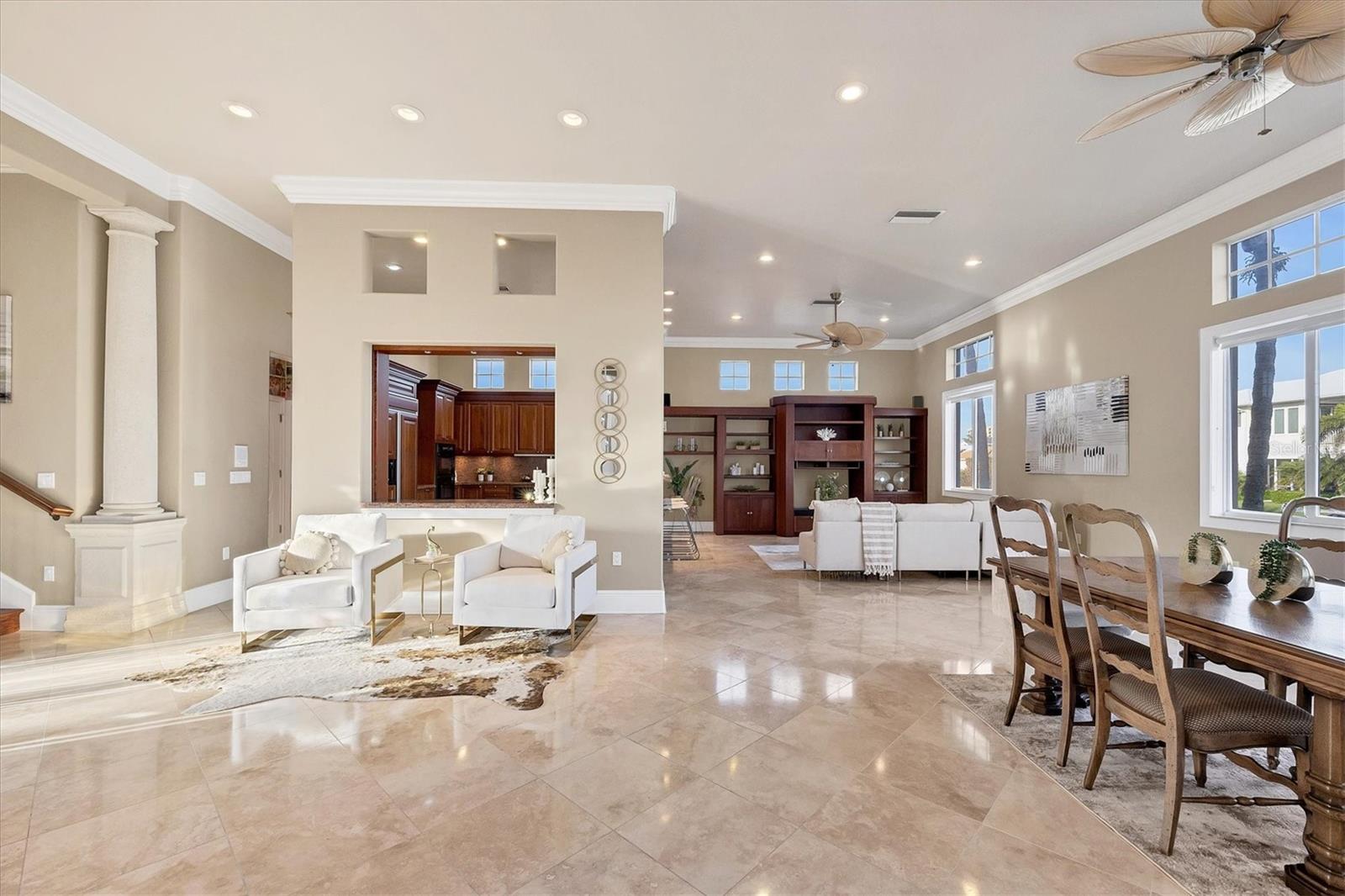 COUNTRY CLUB SHORES - Residential