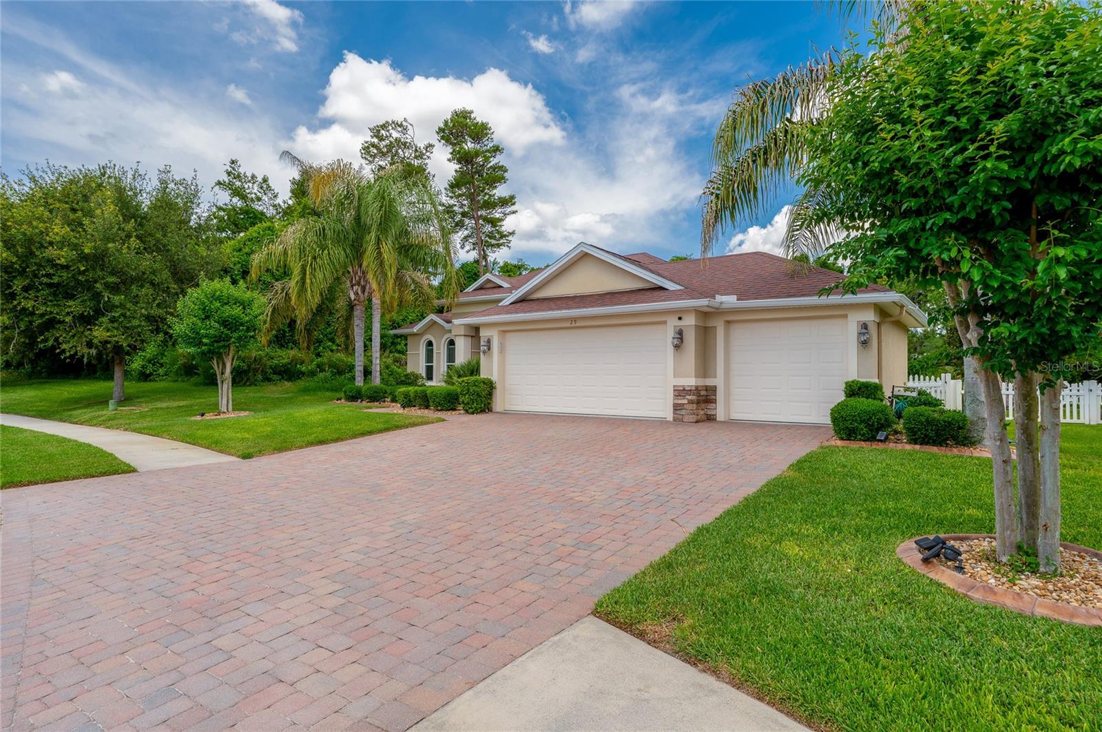 29 ARENA LAKE DRIVE