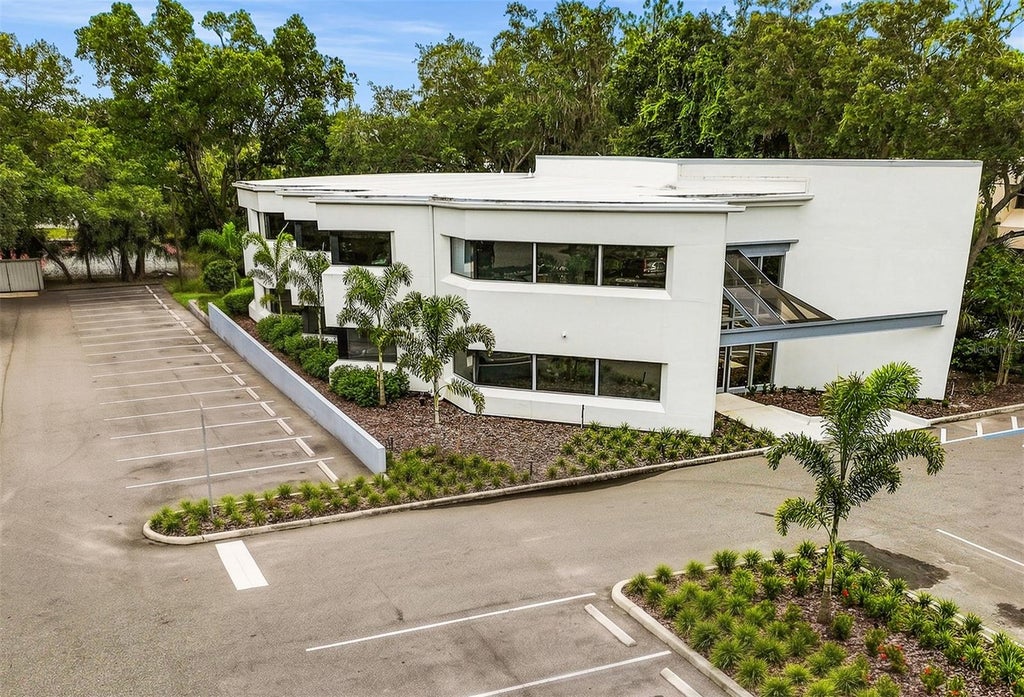 Photo of 238 N Westmonte Drive #250, Altamonte Springs, FL 32714 (MLS # O6442032)