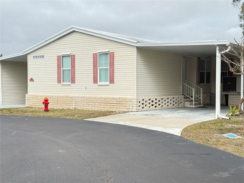 Photo of 383 Mount Richmond Avenue NE #339, St Petersburg, FL 33702 (MLS # TB8462230)