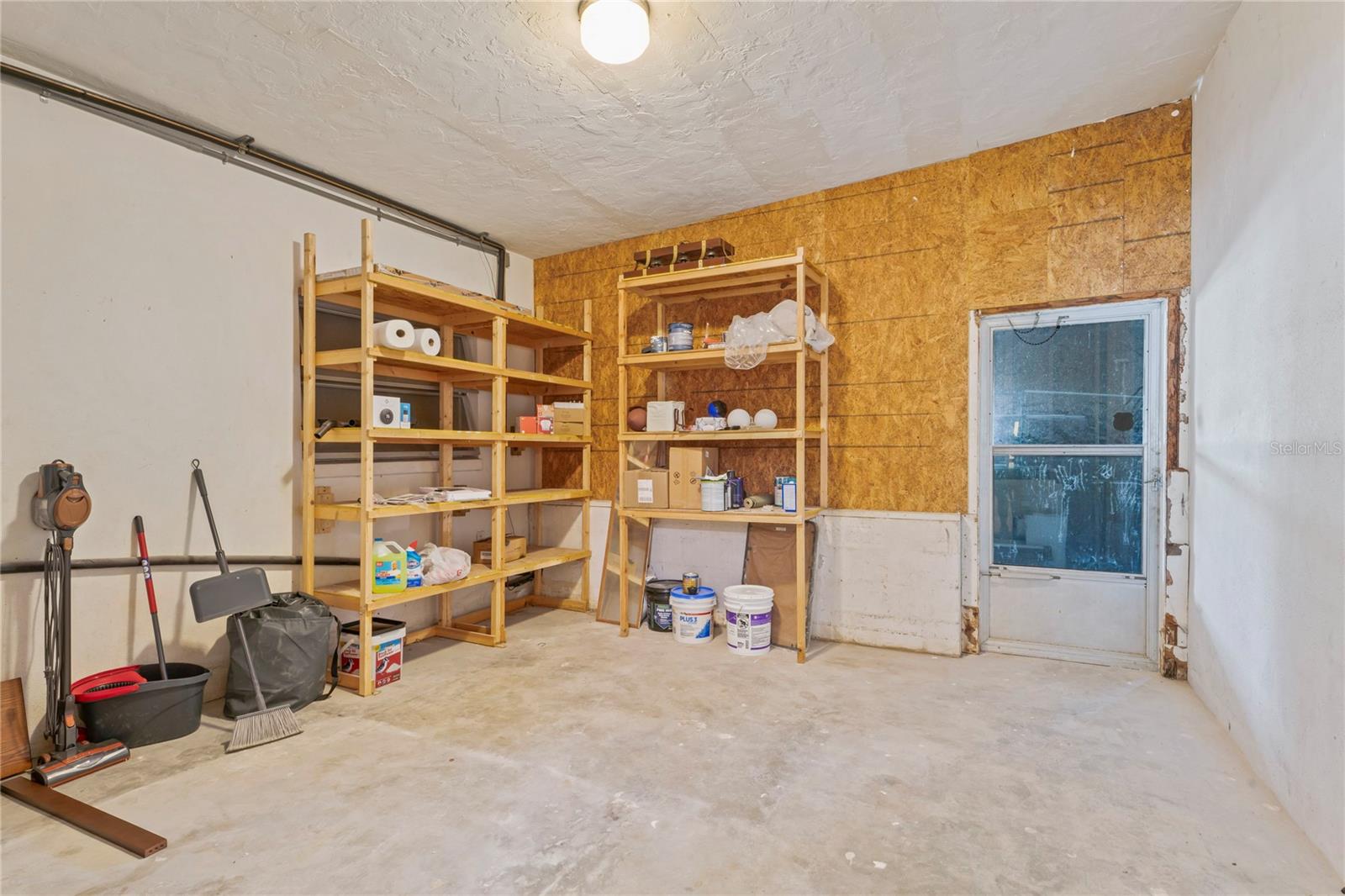 YELLOW BANKS GROVE 3RD ADD - Residential