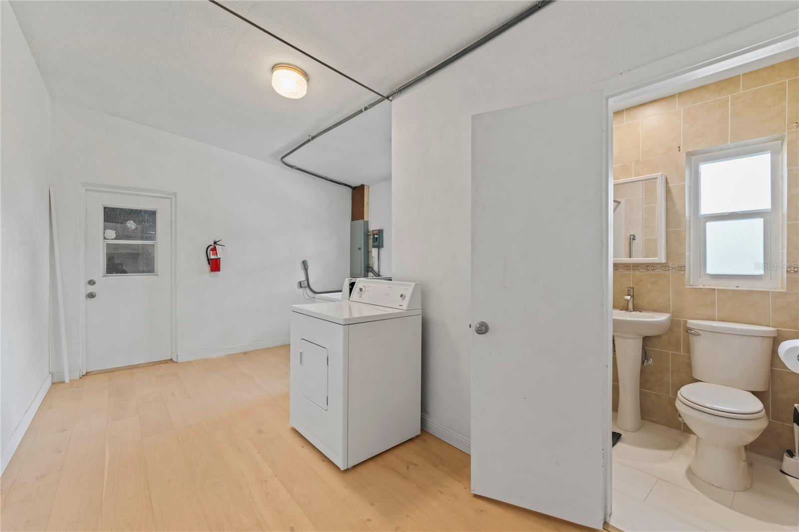 YELLOW BANKS GROVE 3RD ADD - Residential