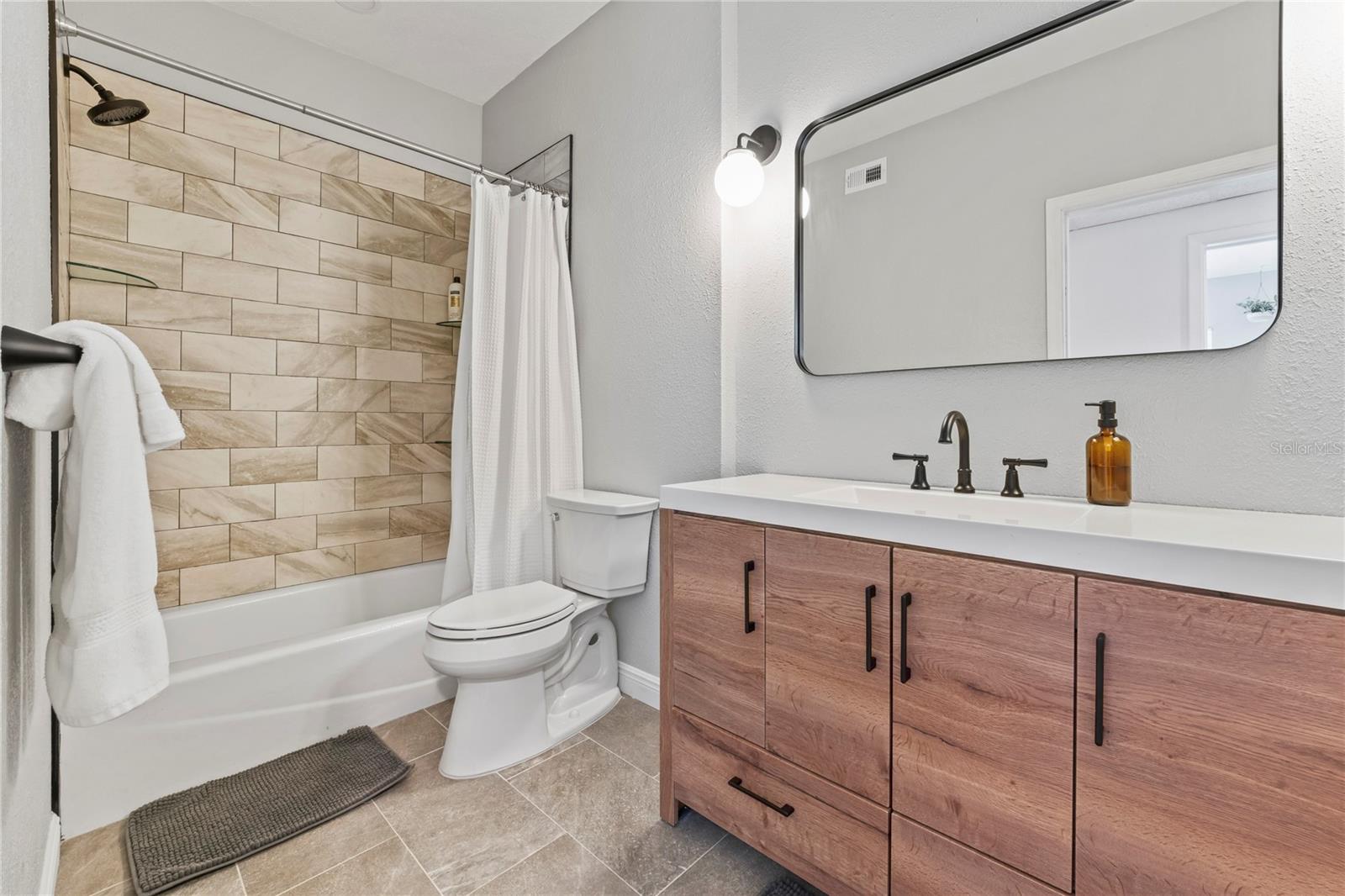 YELLOW BANKS GROVE 3RD ADD - Residential