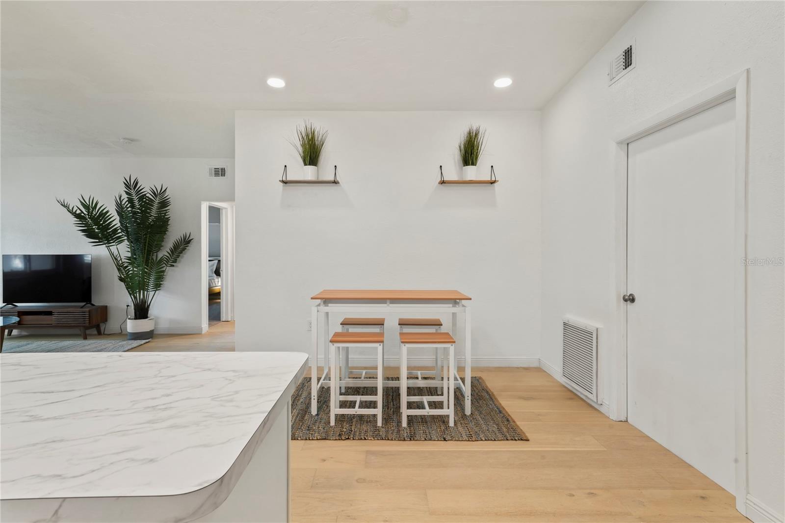 YELLOW BANKS GROVE 3RD ADD - Residential