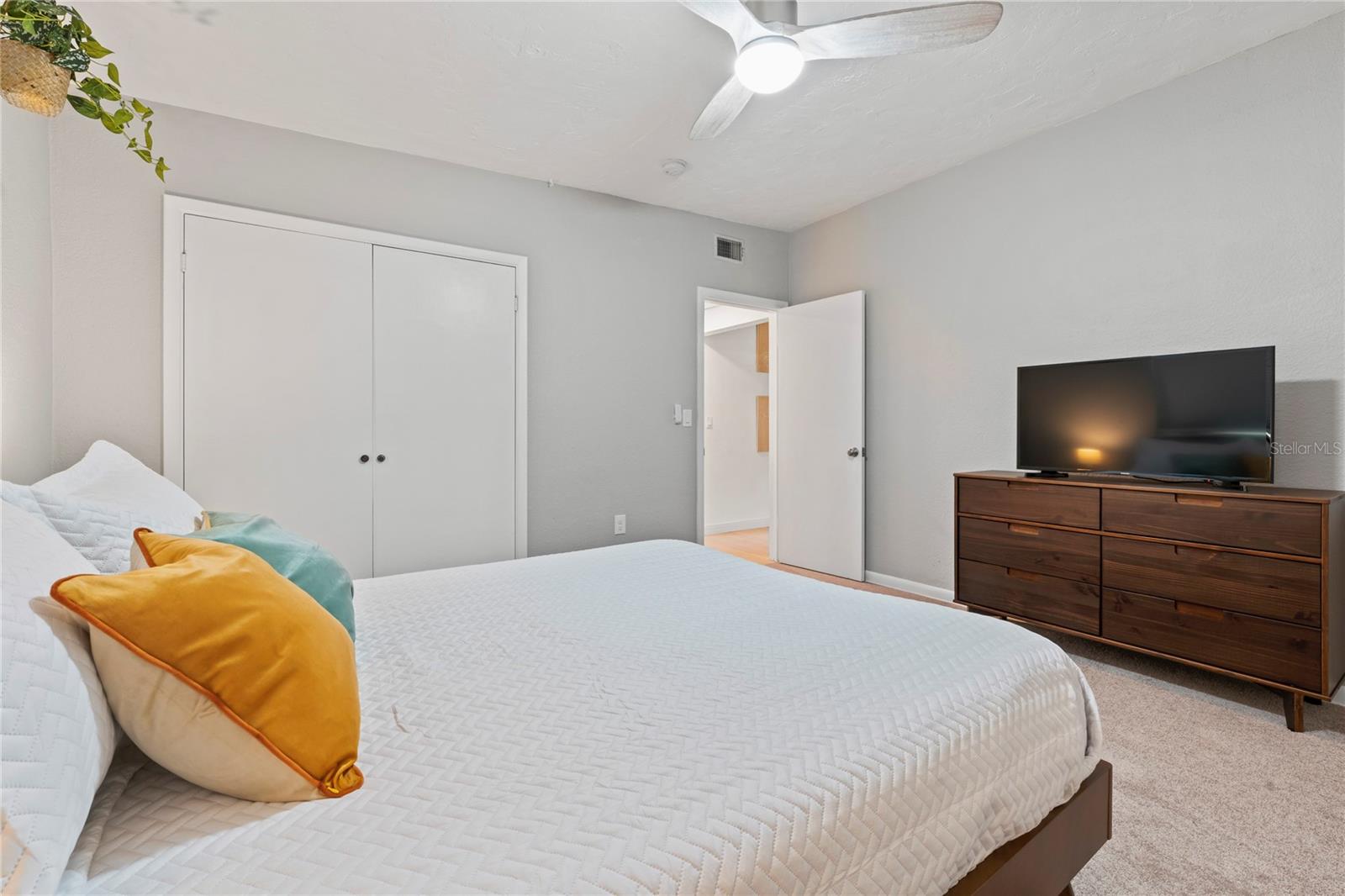 YELLOW BANKS GROVE 3RD ADD - Residential