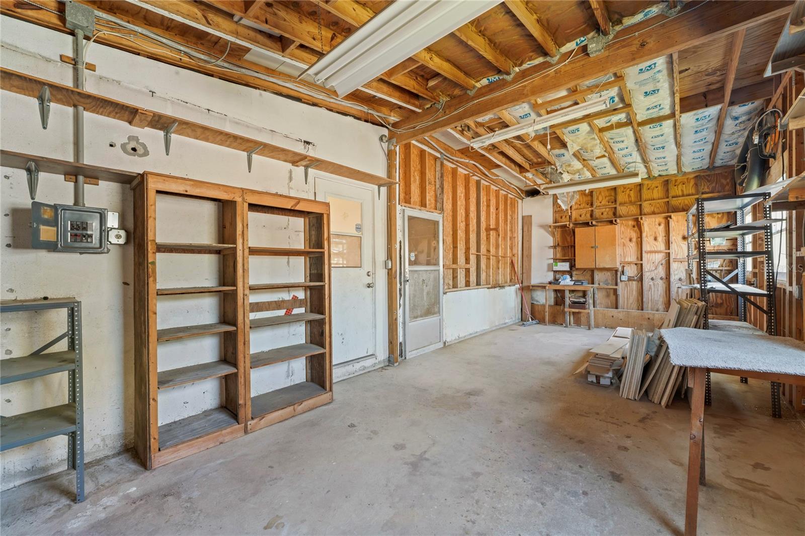 YELLOW BANKS GROVE 3RD ADD - Residential