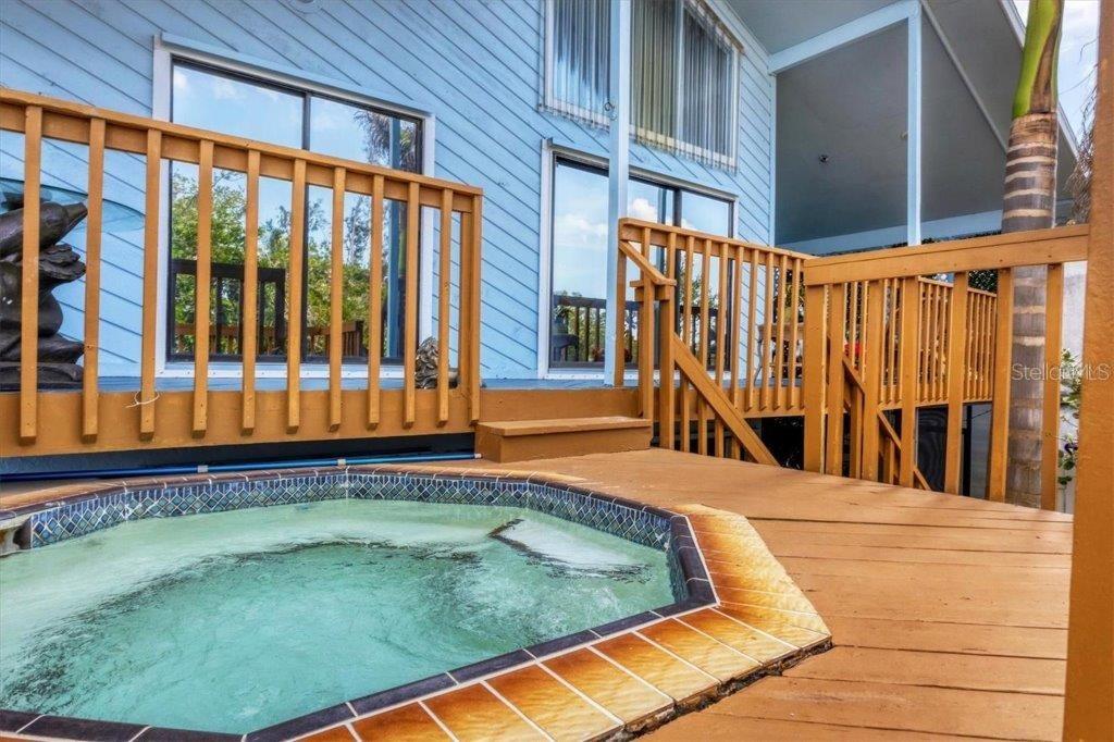 ROBERTS POINT - Residential