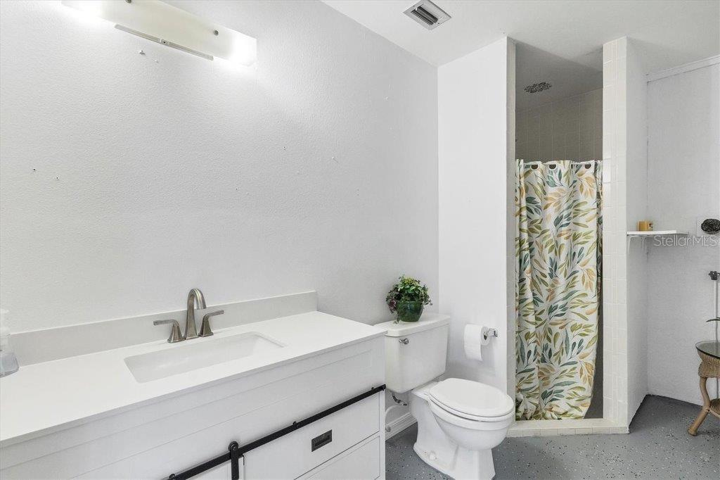 ROBERTS POINT - Residential