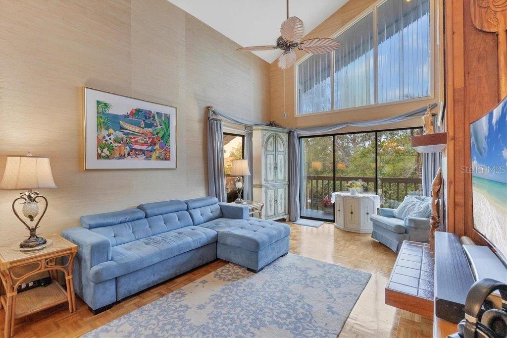 ROBERTS POINT - Residential