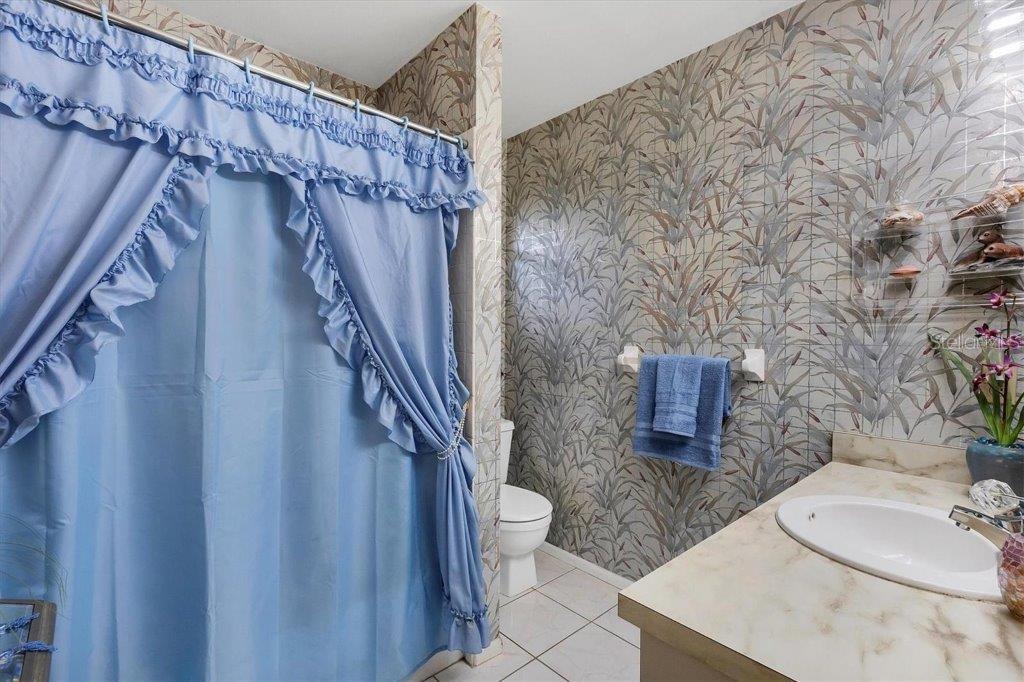 ROBERTS POINT - Residential